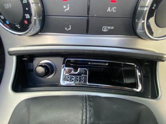 MERCEDES BENZ SLK CL 2012 Image 31