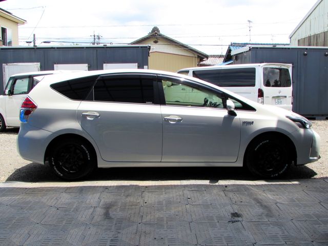 TOYOTA PRIUS ALPHA 2016 Image 31