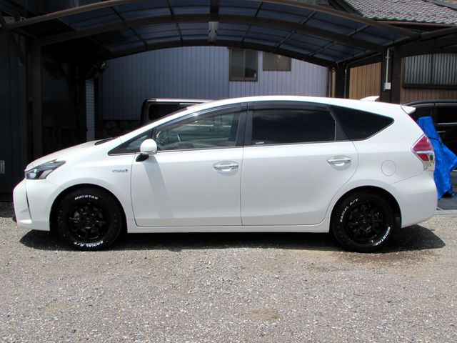 TOYOTA PRIUS ALPHA 2016 Image 31