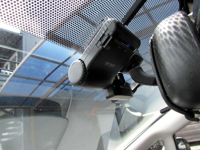 TOYOTA PRIUS ALPHA 2016 Image 31