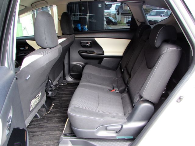 TOYOTA PRIUS ALPHA 2016 Image 31