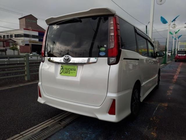 TOYOTA NOAH 2015 Image 31