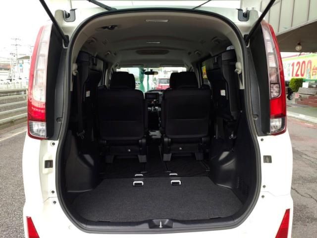 TOYOTA NOAH 2015 Image 31