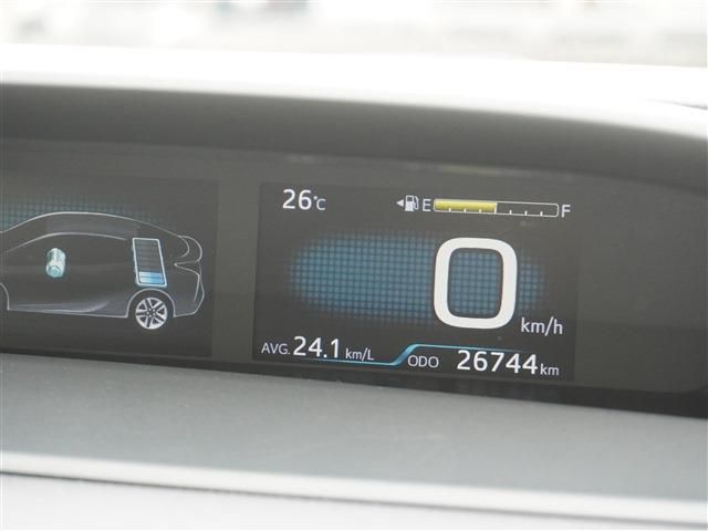 TOYOTA PRIUS 2018 Image 31