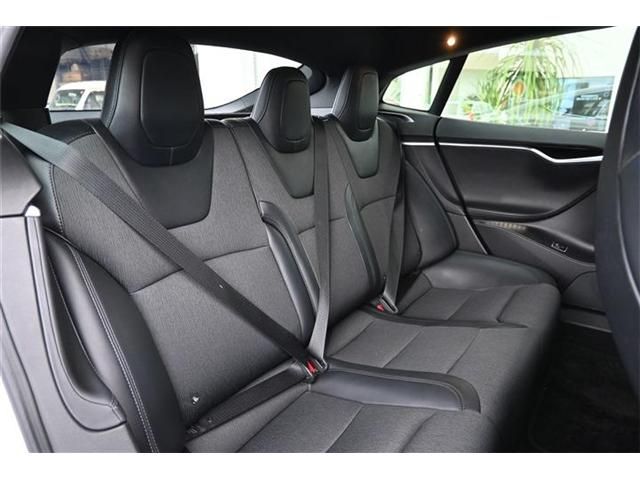 TESLA MODEL S 2018 Image 31