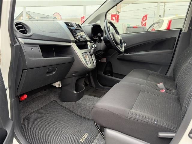 DAIHATSU MOVE CUSTOM 4WD 2013 Image 31