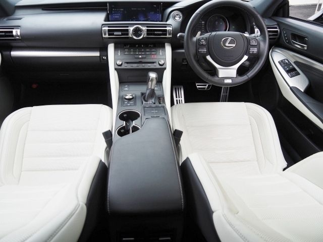 TOYOTA LEXUS RC350 2022 Image 31