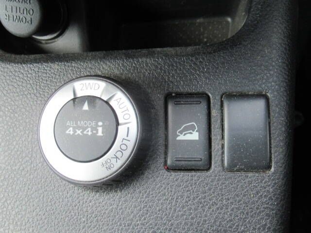 NISSAN X-TRAIL 4WD 2012 Image 31
