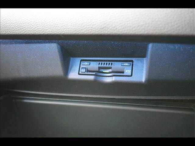 TOYOTA HARRIER 2WD 2017 Image 31