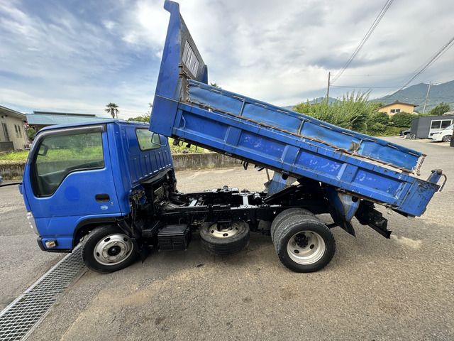 ISUZU  2013 Image 31