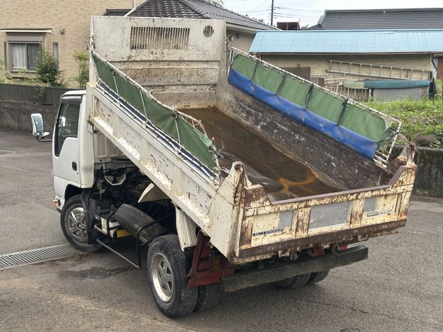 ISUZU  2011 Image 31