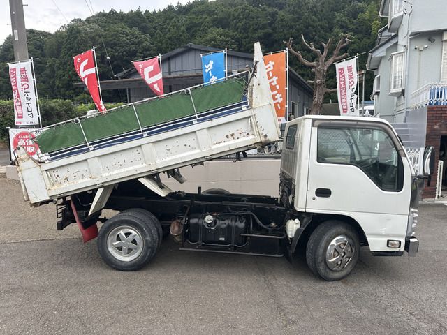 ISUZU  2011 Image 31