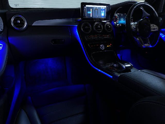 MERCEDES BENZ MERCEDES AMG C CLASS 2018 Image 31