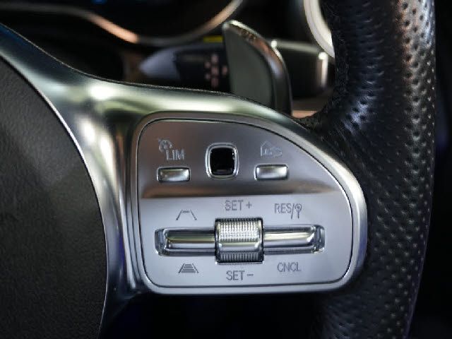 MERCEDES BENZ MERCEDES AMG C CLASS 2018 Image 31