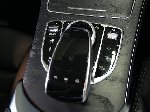 MERCEDES BENZ MERCEDES AMG C CLASS 2018 Image 31