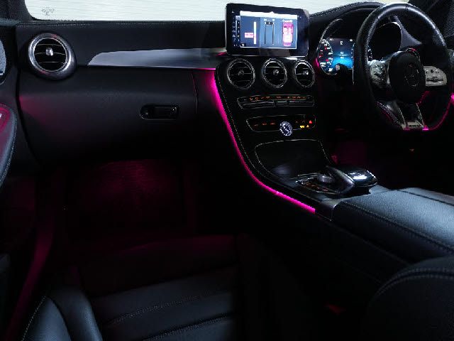 MERCEDES BENZ MERCEDES AMG C CLASS 2018 Image 31