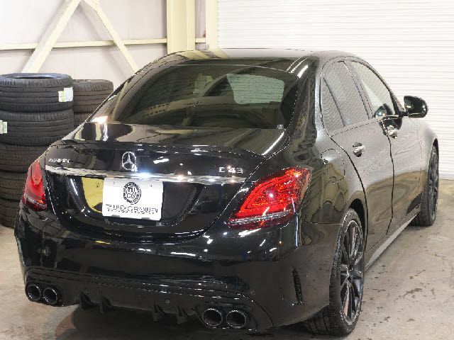 MERCEDES BENZ MERCEDES AMG C CLASS 2018 Image 31