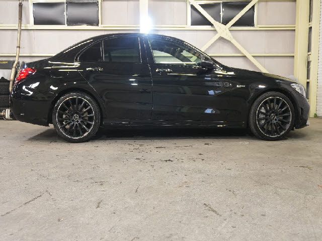 MERCEDES BENZ MERCEDES AMG C CLASS 2018 Image 31