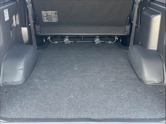 TOYOTA HIACE VAN 2WD 2024 Image 31