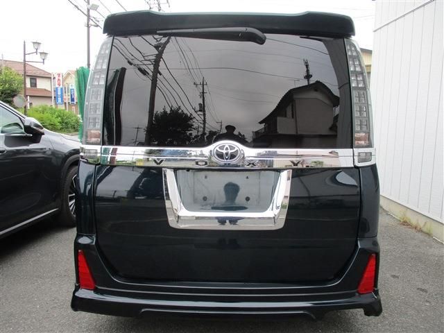 TOYOTA VOXY 2014 Image 31