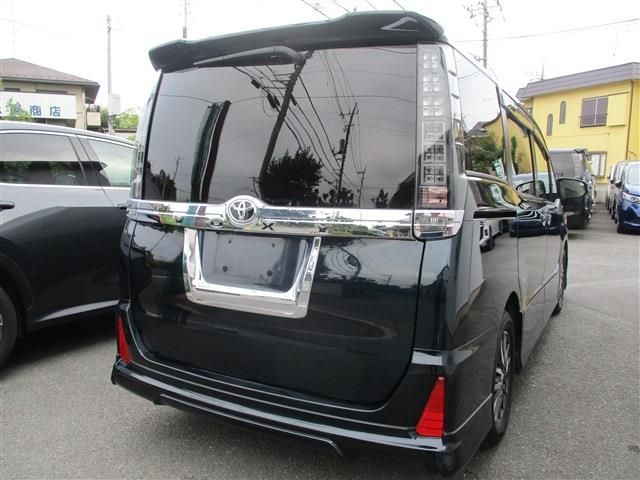 TOYOTA VOXY 2014 Image 31