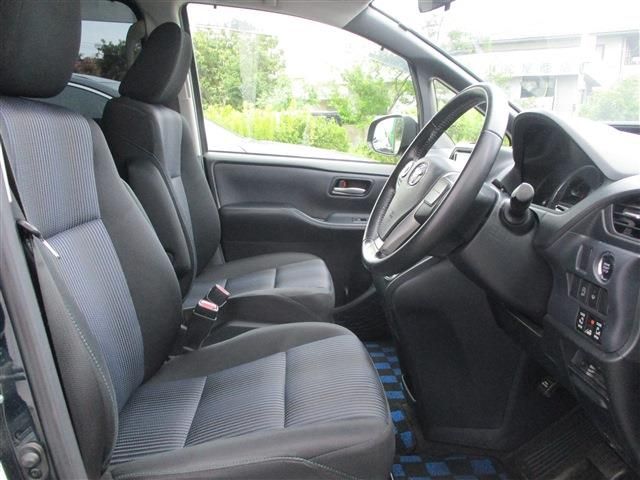 TOYOTA VOXY 2014 Image 31