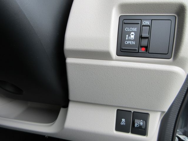 HONDA N BOX 4WD 2025 Image 31