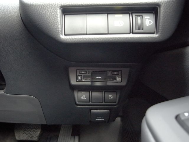 TOYOTA PRIUS 2023 Image 31