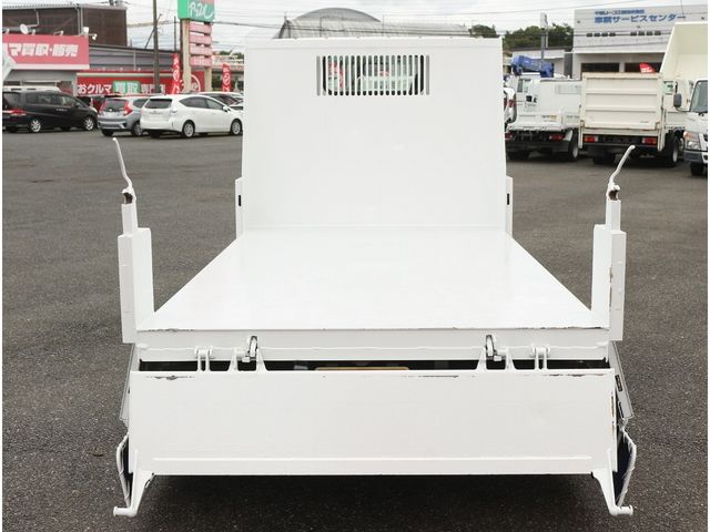 MITSUBISHI CANTER 2018 Image 31