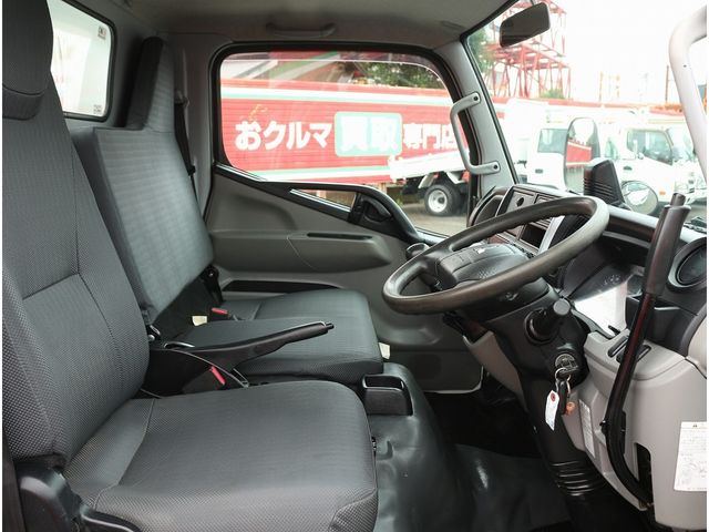 MITSUBISHI CANTER 2018 Image 31