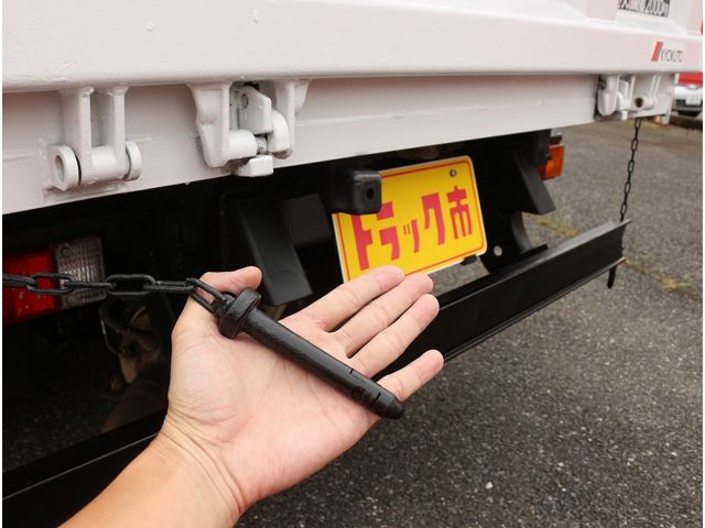 MITSUBISHI CANTER 2018 Image 31