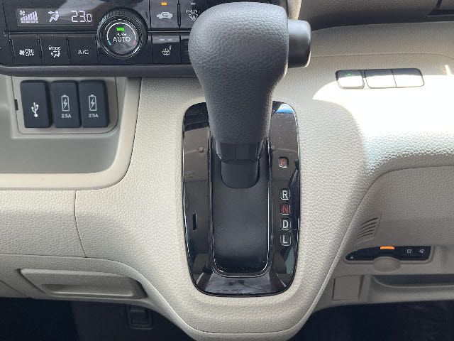 HONDA N BOX 2020 Image 31