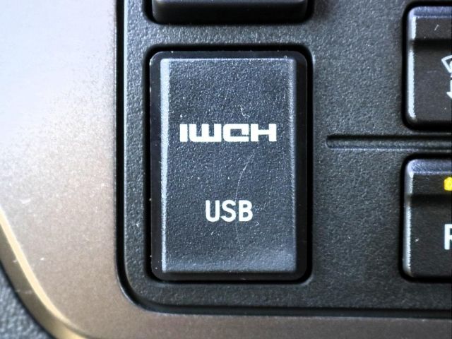 TOYOTA HIACE VAN 4WD 2023 Image 31