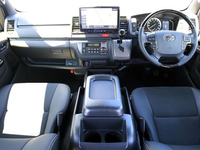 TOYOTA HIACE VAN 4WD 2023 Image 31