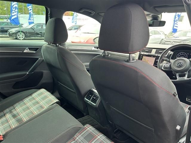 VOLKSWAGEN GOLF GTI 2018 Image 31