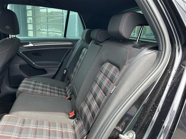 VOLKSWAGEN GOLF GTI 2018 Image 31