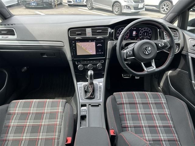 VOLKSWAGEN GOLF GTI 2018 Image 31