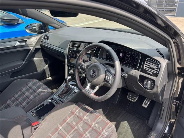 VOLKSWAGEN GOLF GTI 2018 Image 31