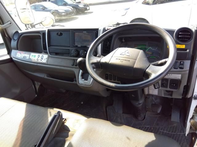 MITSUBISHI CANTER 2017 Image 31