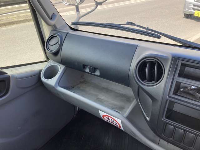 HINO DUTRO 2015 Image 31