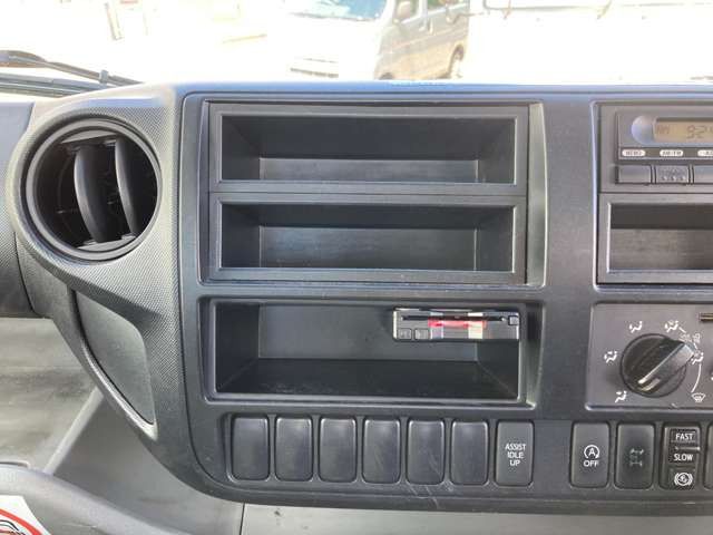 HINO DUTRO 2015 Image 31