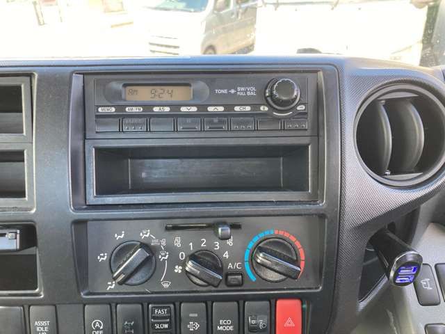 HINO DUTRO 2015 Image 31