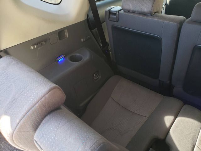 TOYOTA PRIUS ALPHA 2013 Image 31