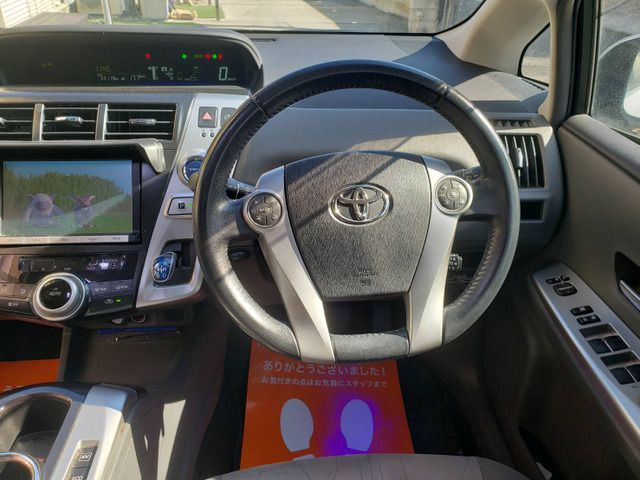 TOYOTA PRIUS ALPHA 2013 Image 31