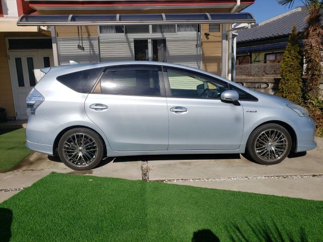 TOYOTA PRIUS ALPHA 2013 Image 31