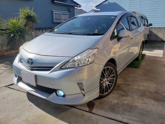 TOYOTA PRIUS ALPHA 2013 Image 31