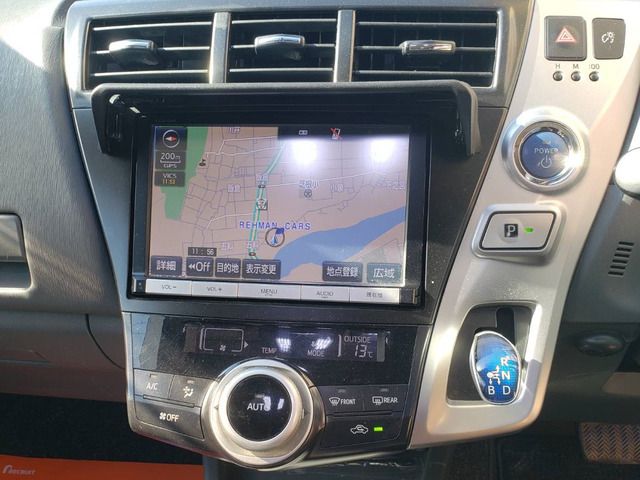 TOYOTA PRIUS ALPHA 2013 Image 31