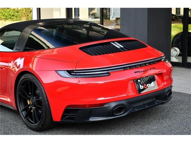 PORSCHE 911 2022 Image 31