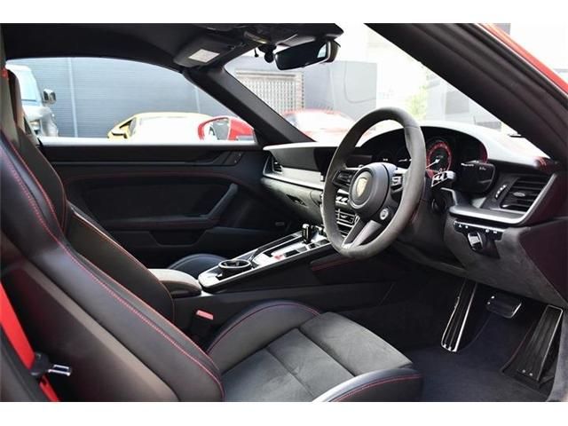 PORSCHE 911 2022 Image 31