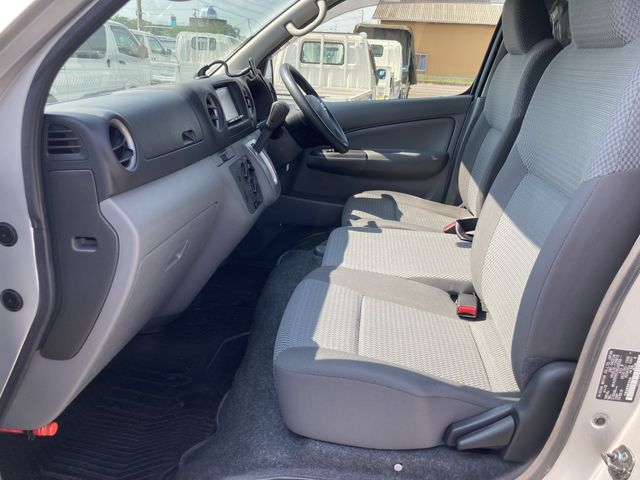 NISSAN NV350 CARAVAN 1.2T 2020 Image 31